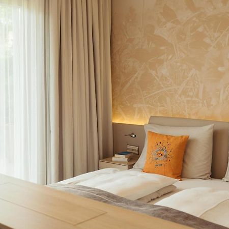 Strandhotel Am Вайсензее Екстериор снимка